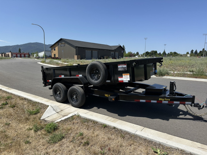 7x14 Dump Trailer Dumping Load